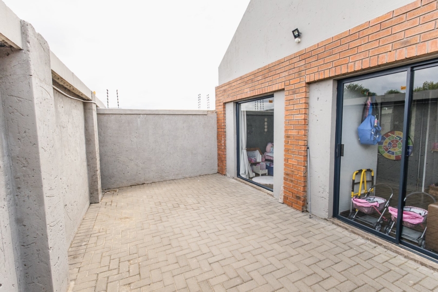 5 Bedroom Property for Sale in Somerton Estate Free State